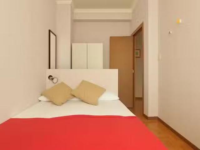 Habitación en Paseo de la Castellana, Tetuán
