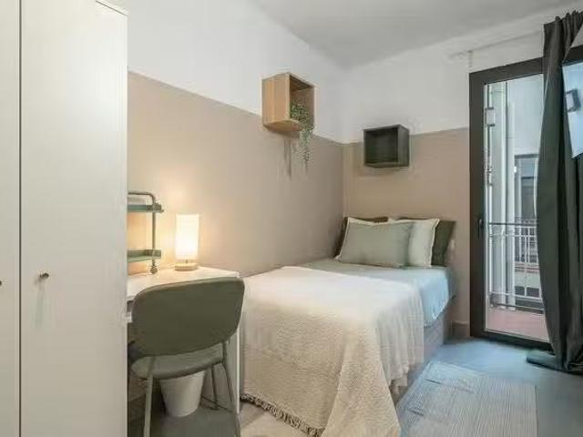 Habitación en Passatge de Paca Soler, Sants Montjuïc