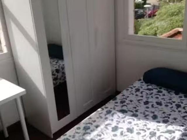 Habitación en Passeig de Béjar
