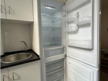 Habitación en piso compartido y recién reformado en Barcelona