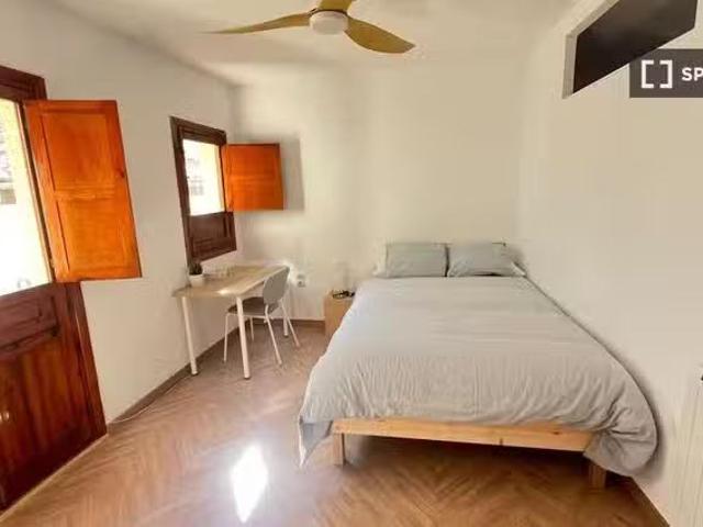 Habitación en piso compartido de 4 habitaciones en Albaycín