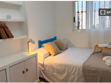 Habitación en piso compartido de 4 habitaciones en Alfara del Patriarca, gastos incluidos