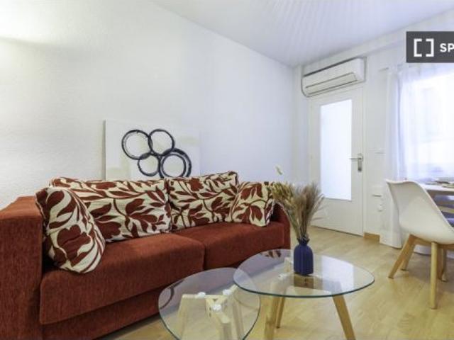 Habitación en piso compartido de 4 habitaciones en Alicante, ideal para profesionales y estudiantes