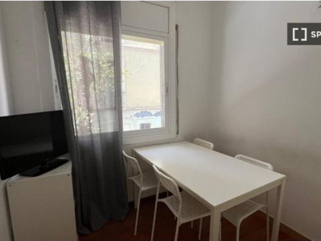 Habitación en piso compartido de 4 habitaciones en alquiler en Vila de Gràcia