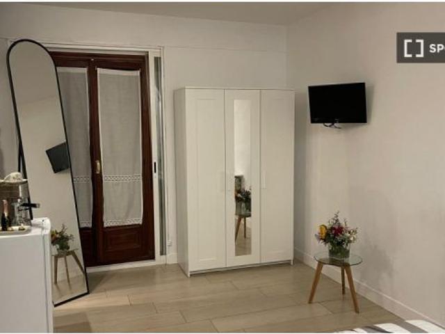 Habitación en piso compartido de 4 habitaciones en alquiler en Centro, perfecta para parejas y profe