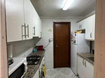Habitación en piso compartido de 4 habitaciones en alquiler en Collblanc, Barcelona