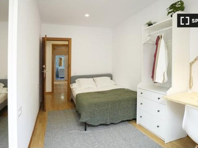 Habitación en piso compartido de 4 habitaciones en alquiler en El Raval, Barcelona