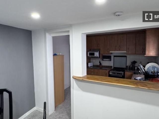 Habitación en piso compartido de 4 habitaciones en alquiler en Les Planes, solo profesionales