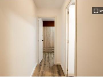 Habitación en piso compartido de 4 habitaciones en alquiler en Sabadell, solo para profesionales o e