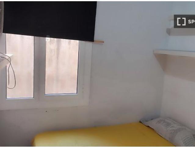 Habitación en piso compartido de 4 habitaciones en La Font de la Guatlla, todos los gastos incluidos