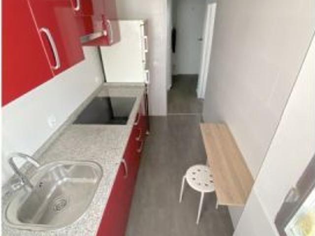 Habitación en piso compartido de 4 habitaciones en La Palmilla, gastos incluidos