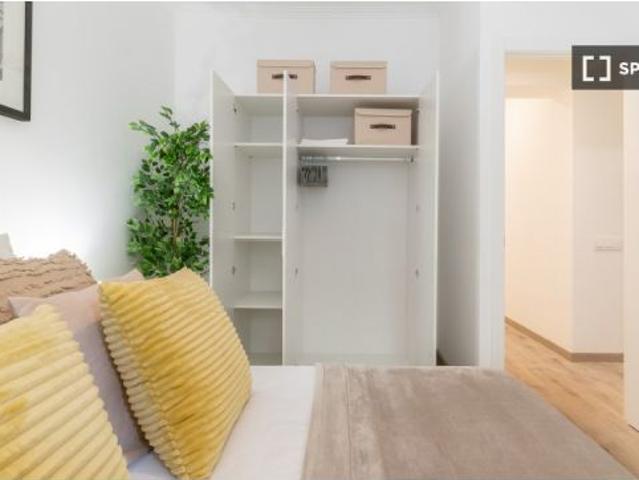 Habitación en piso compartido de 4 habitaciones en La Sagrada Familia, solo para profesionales
