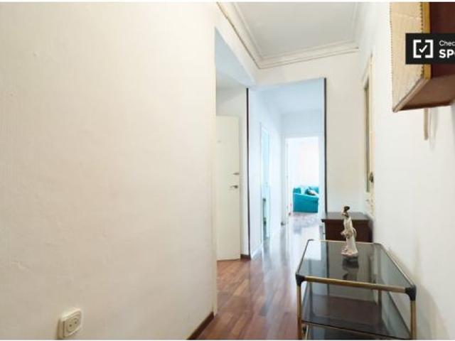 Habitación en piso compartido de 4 habitaciones en La Sagrada Família solo para profesionales y est