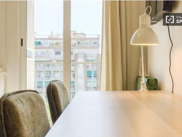 Habitación en piso compartido de 4 habitaciones en La Sagrada Família, todos los gastos incluidos, s