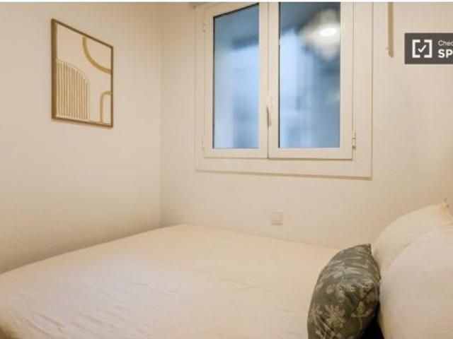 Habitación en piso compartido de 4 habitaciones en La Sagrada Família, todos los gastos incluidos, s