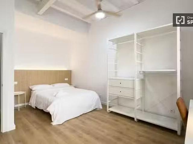 Habitación en piso compartido de 5 habitaciones, El Raval, Bar.