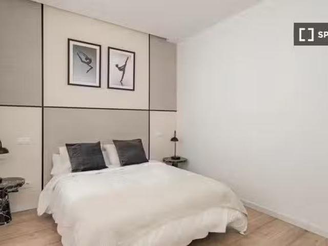 Habitación en piso compartido de 5 habitaciones en Trafalgar.