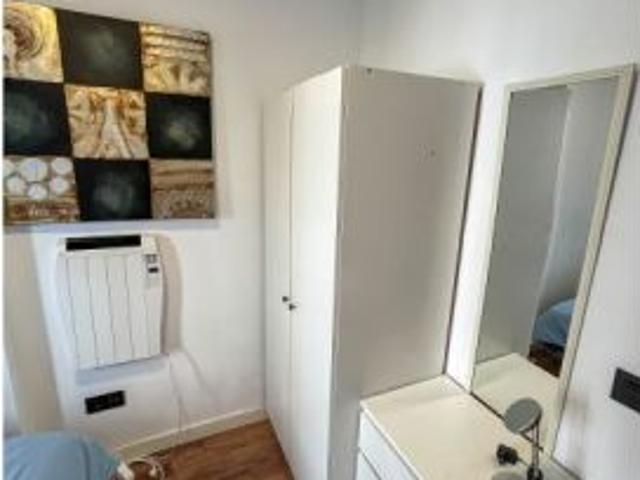 Habitación en piso compartido de 5 habitaciones en Ventas, con gastos incluidos, ideal para estudian