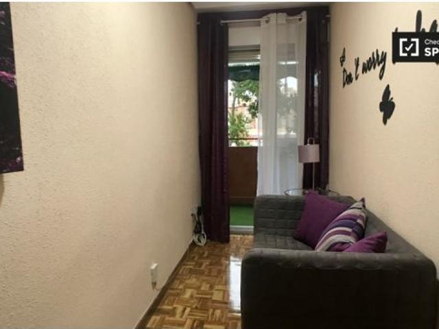 Habitación en piso compartido de 5 habitaciones en Alcalá de Henares, ideal para profesionales y est