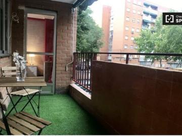 Habitación en piso compartido de 5 habitaciones en Alcalá de Henares, ideal para profesionales y est