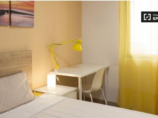 Habitación en piso compartido de 5 habitaciones en alquiler en Abrantes, ideal para estudiantes