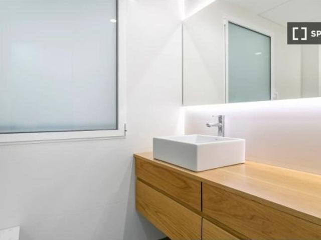Habitación en piso compartido de 5 habitaciones en alquiler en Alicante