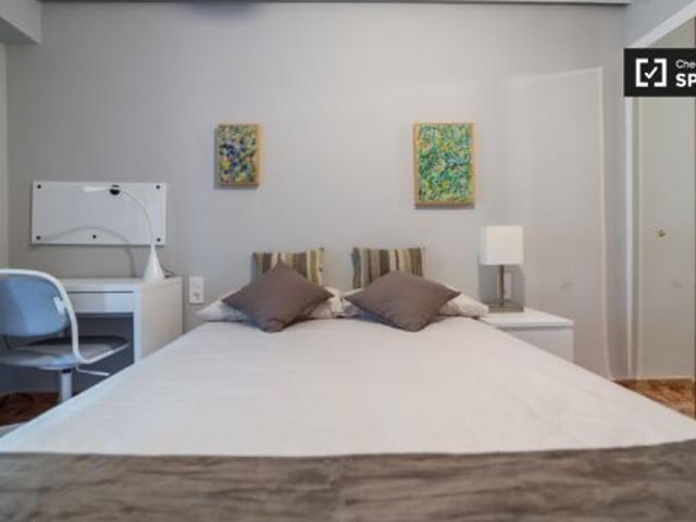 Habitación en piso compartido de 5 habitaciones en alquiler en Cabanyal Canyamelar perfecta para chi