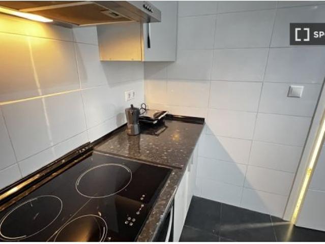 Habitación en piso compartido de 5 habitaciones en alquiler en La Vega Baixa, solo para profesionale