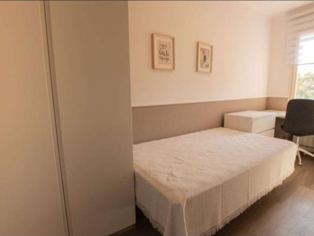 Habitación en piso compartido de 5 habitaciones en alquiler en Provençals del Poblenou
