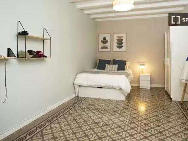 Habitación en piso compartido de 5 habitaciones en El Raval, B.