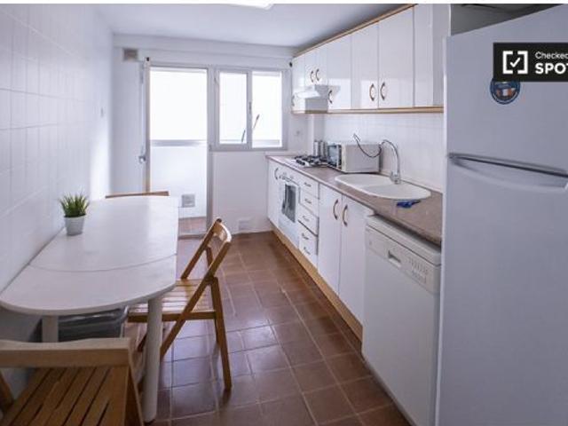 Habitación en piso compartido de 6 habitaciones en alquiler en Benimaclet, solo profesionales y estu