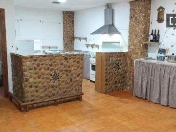 Habitación en piso compartido de 6 habitaciones en alquiler en Castellón de la Plana