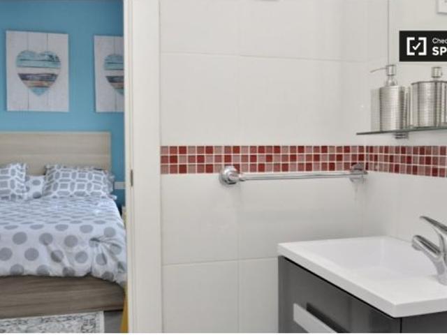 Habitación en piso compartido de 6 habitaciones en alquiler en La Barceloneta