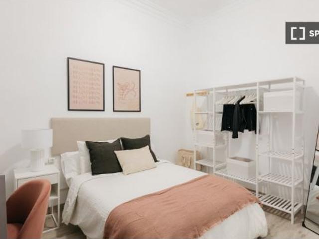 Habitación en piso compartido de 6 habitaciones en alquiler en La Gran Vía, solo para profesionales