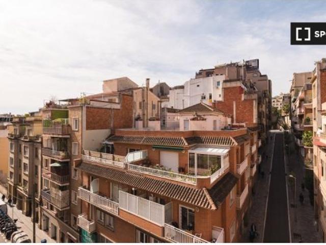 Habitación en piso compartido de 6 habitaciones en alquiler en Sant Gervasi Bonanova