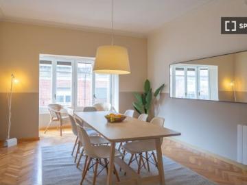Habitación en piso compartido de 6 habitaciones en alquiler en Sant Gervasi Bonanova, ideal para est