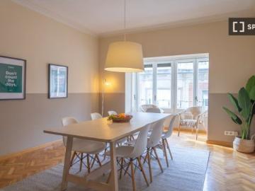 Habitación en piso compartido de 6 habitaciones en alquiler en Sant Gervasi Bonanova, ideal para est