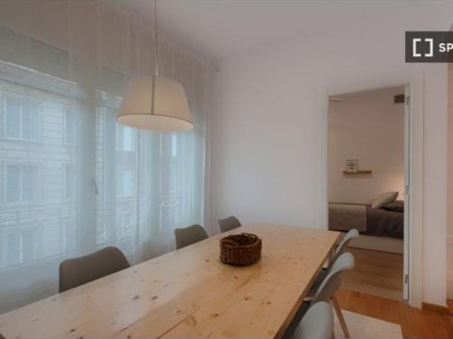 Habitación en piso compartido de 6 habitaciones en alquiler en Sant Gervasi Galvany