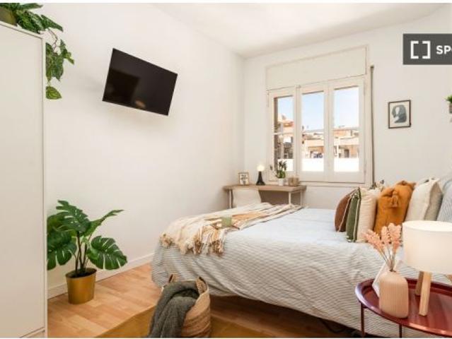 Habitación en piso compartido de 6 habitaciones en alquiler en Sants, no se admiten parejas