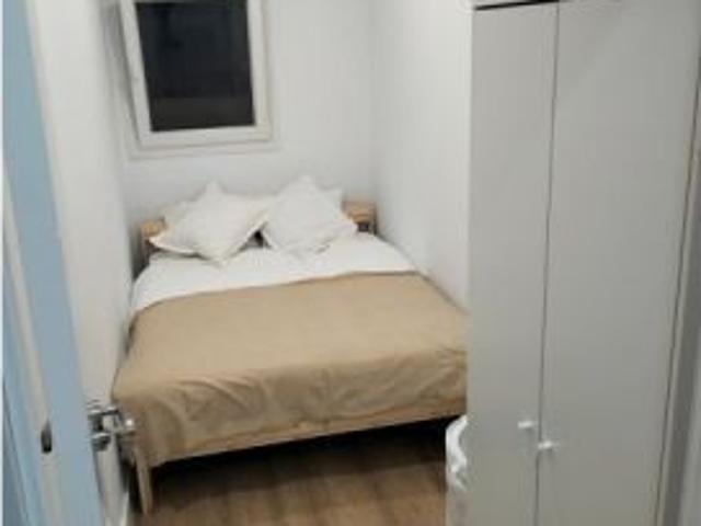 Habitación en piso compartido de 7 habitaciones en Triana, con todos los gastos incluidos