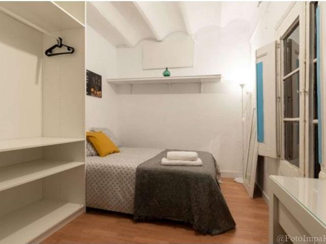Habitación en piso compartido de 7 habitaciones en alquiler en el Gótico, solo estudiantes