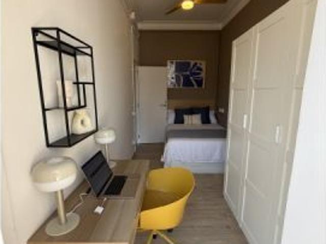Habitación en piso compartido de 7 habitaciones en alquiler en Sant Antoni, todos los gastos incluid