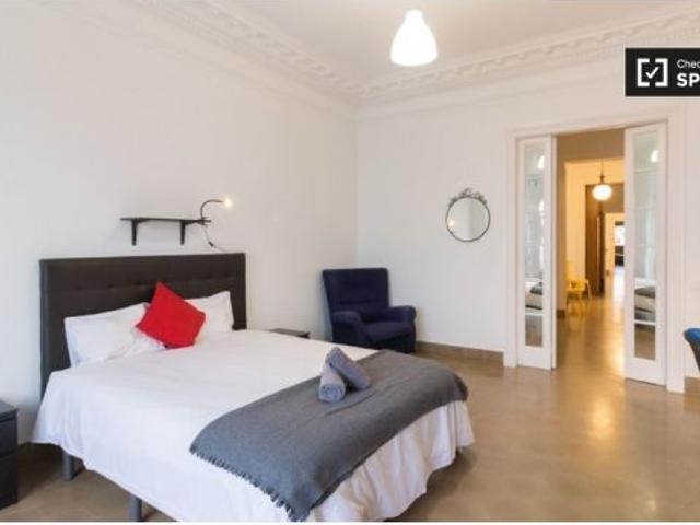 Habitación en piso compartido de 8 habitaciones en alquiler en Sant Gervasi Galvany perfecta para es