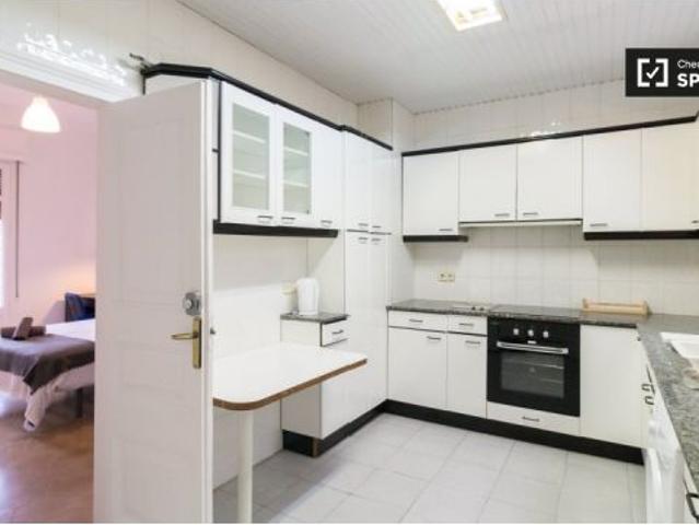 Habitación en piso compartido de 8 habitaciones en alquiler en Sant Gervasi Galvany perfecta para es