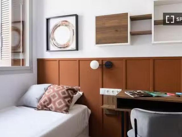 Habitación en piso compartido de 8 habitaciones en Sant Gervas.