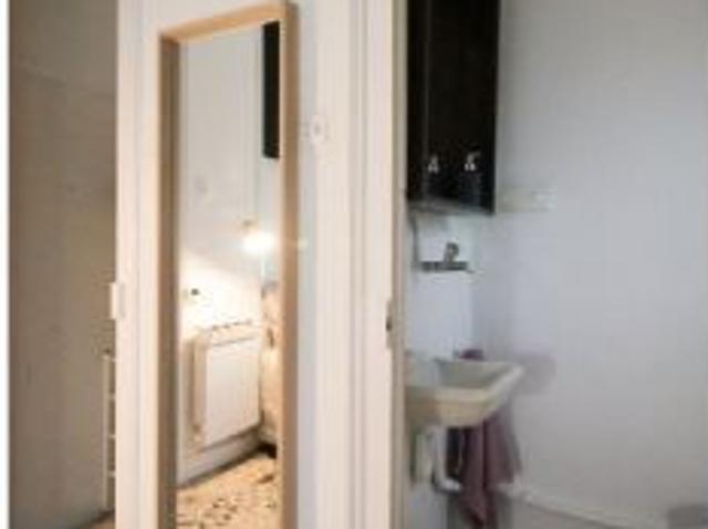 Habitación en piso compartido de 11 habitaciones en alquiler en Vila de Gràcia, perfecta para estudi