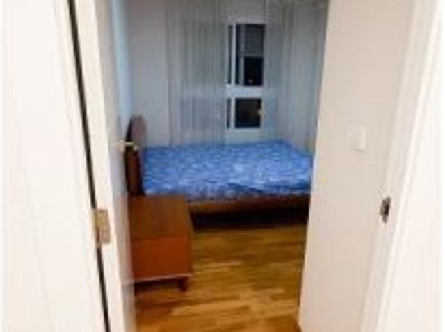 Habitación en piso compartido de 1 dormitorio en alquiler en Ciutat Fallera, ideal para mujeres