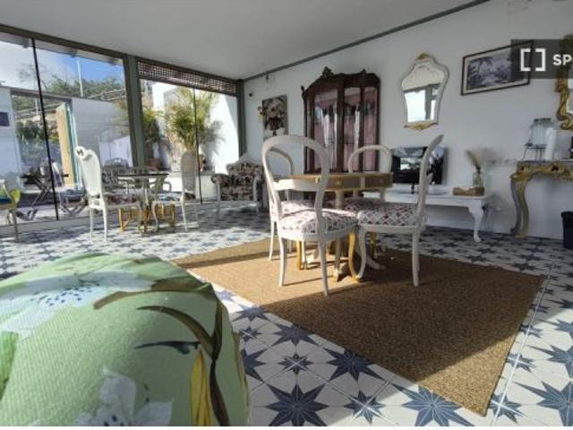 Habitación en piso compartido de 1 dormitorio en alquiler en Granadilla de Abona, ideal para profesi
