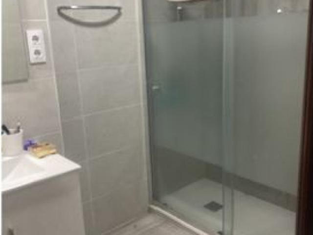 Habitación en piso compartido de 1 dormitorio en alquiler en El Clot, gastos incluidos, solo para mu