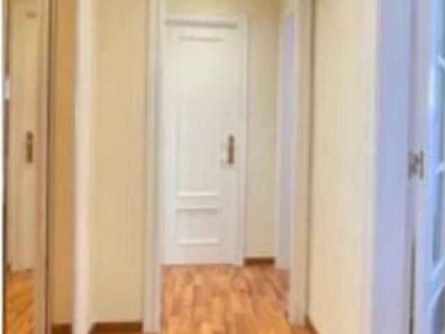 Habitación en piso compartido de 1 dormitorio en alquiler en Sants Badal, ideal para mujeres